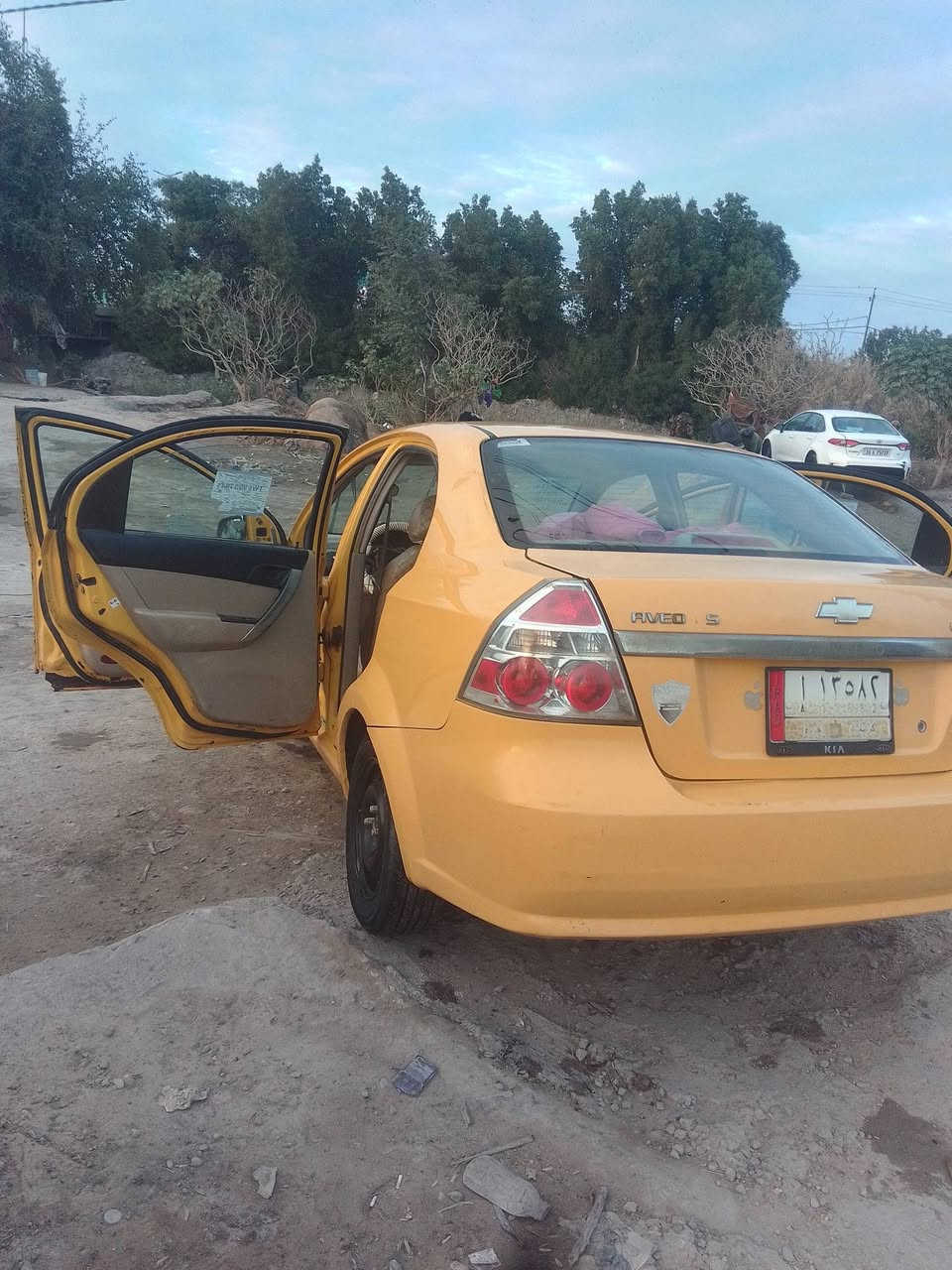 سلام عليكم سيارة افيو موديل 11خليجي مكينة مفتوح المرغوب سيارة خير من اللة كير مكينة حدادية كهربايات السيارة ماناقصهة شي بيهة فقط باب بي خياس وبعدة مامصلح مكان ديوانية السعر57وبيهة مجال الشراي يتصل***********
