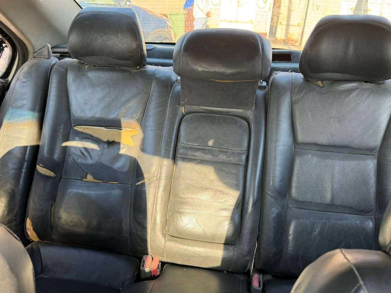 السلام عليكم للبيع فولفو 2001 فول الفول السياره مكفوله من ضربه وصبغ وتبديل كير ومكينه كامري ابو الجف صدر امامي خلفي نضيف تبريد شغال باتري جديد تخم تاير نضيف غرفه كلش حلوه رقم سليمانيه بسمي تحويل او وكاله اني حاضر السعر 48 ورقه وبيها مجال بسيط عنواني بغداد للاستفسار اكثر اتصل وتدلل *********** بغداد, العراق
