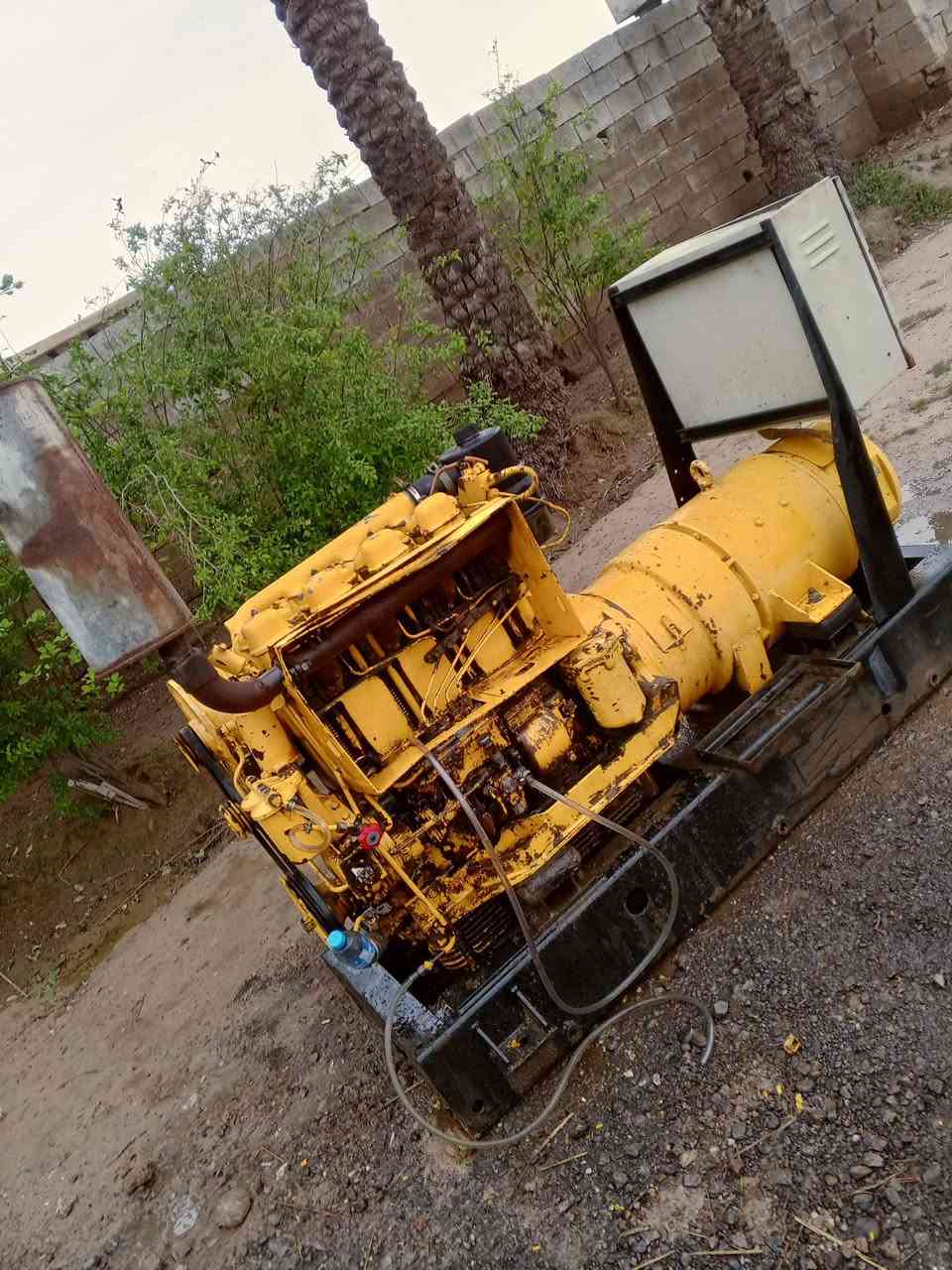 للبيع مولد دويز إيطالي 4بستم توليد 40كيفي طبك بلادي شغال شرط لاصرف ولا بخار المكان ديالى الاتصال***********
