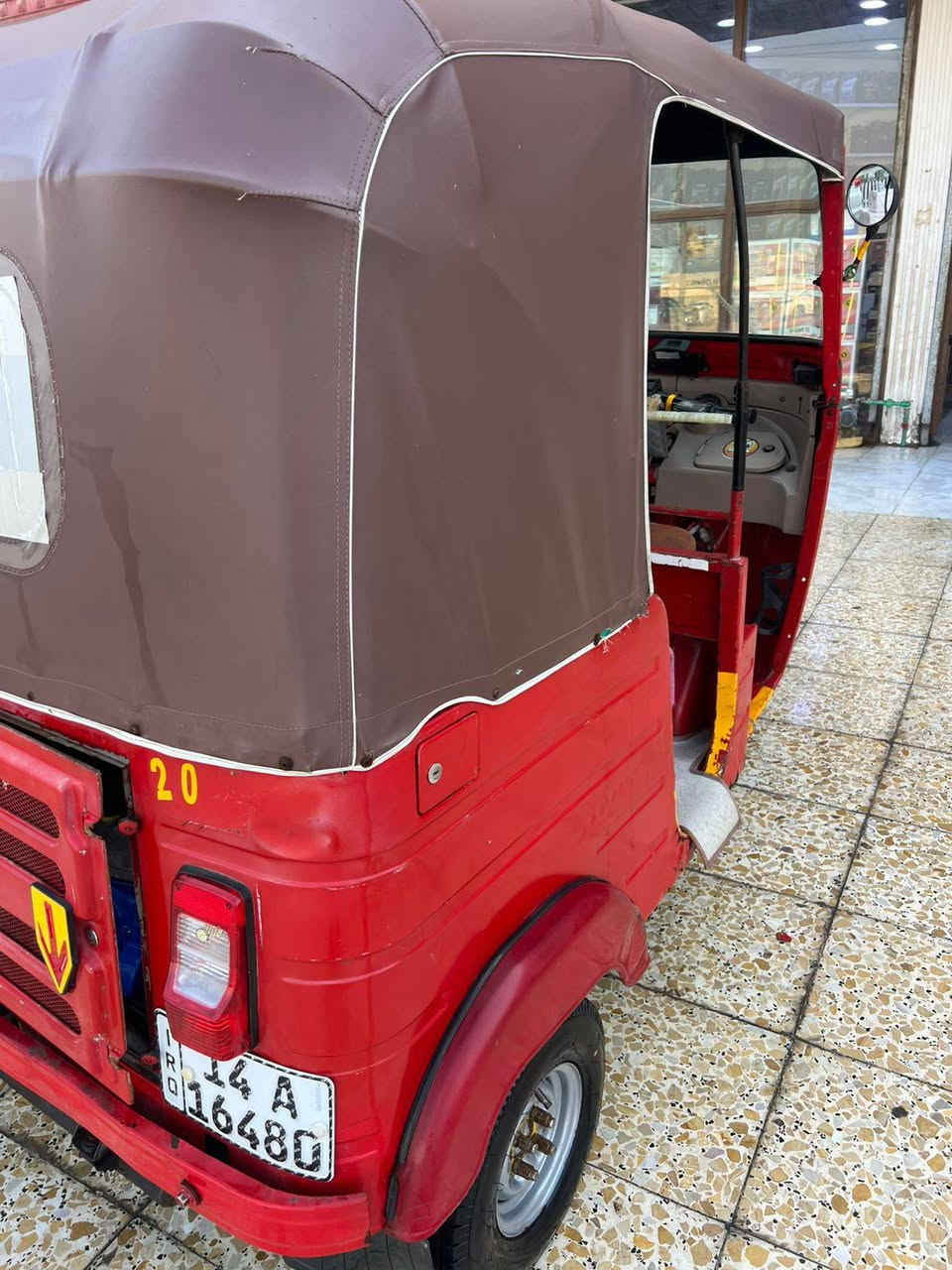 سلام وعليكم تكتك 18 شهر 11 رقم انكليزي تكتك مرتبها ما ناقصها شي بس الخياسات ماخدها قبل 3 اشهر وطابگها بالبيت ما عندي مجال اطلع بيها  رايدها 4500 وبيها مجال قليل كلش ملاحظه السنويه منتهيه يعني تاخدها اجدد سنويه وي التحويل *********** البصره الجبيله
