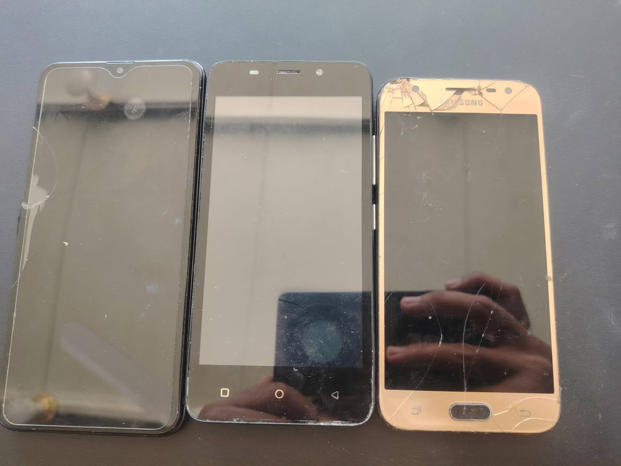 للبيع كلهن شغالات ب 65 الف
***********
