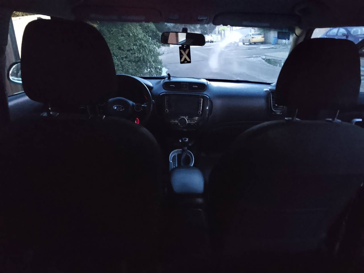 السلام عليكم
سيارة كيا صول 
موديل 2017
وارد امريكي 
محرك 2000 GDI
تحكم ستيرن 
رقم انكليزي 
العنوان بغداد البياع
للاستفسار الاتصال على الرقم 
***********
السعر 108
