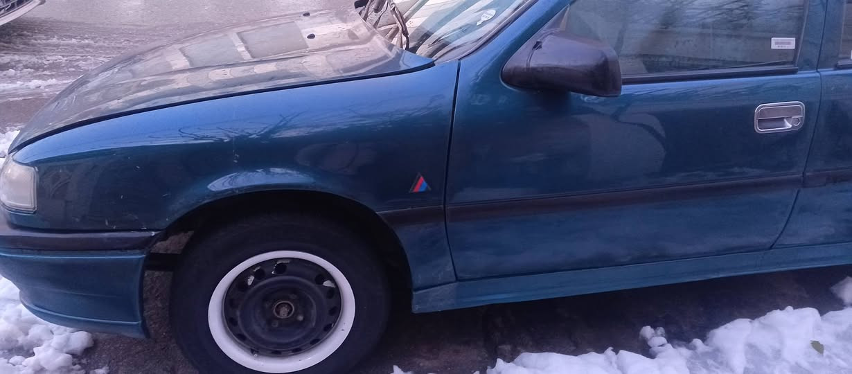 ئەو ڤیکترایە بۆ فڕۆشتن مۆدیل 93 مەکینە 20 Abs لۆک لۆکە موس و بڕاوە بەشەرت جەمپێکی خەفیفی هیە لای چەمەلغی دواوە لای سەکن گێر و مەکینە بەشەرت علوجە ماڵی مەدەنی بەشەرت  18 گەڵا و تۆزێ مەجەل شویێن دەورو بەری ڕانیە ژم *********** تێبینی بێ فەحس و تڕایی نایفڕۆشم
