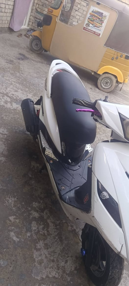 سلام عليكم دراجه ماكس ثعلب دراجه جديده معنه كلمه ومزوده تزويد كلج شرط بطناش زاد بنكه زاد سلف زاد يدات بريك ودشبول واكو بعد تزويد مااعرفه مكينه ماتنسمع لا دخان ولا نضوح كهربايات شغاله كلهن نكره صبح وعصر سعره 600 وبيه مجال مكاني مدينه الصدر رقمي ***********
