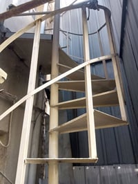 درج حديد • باب • سياج