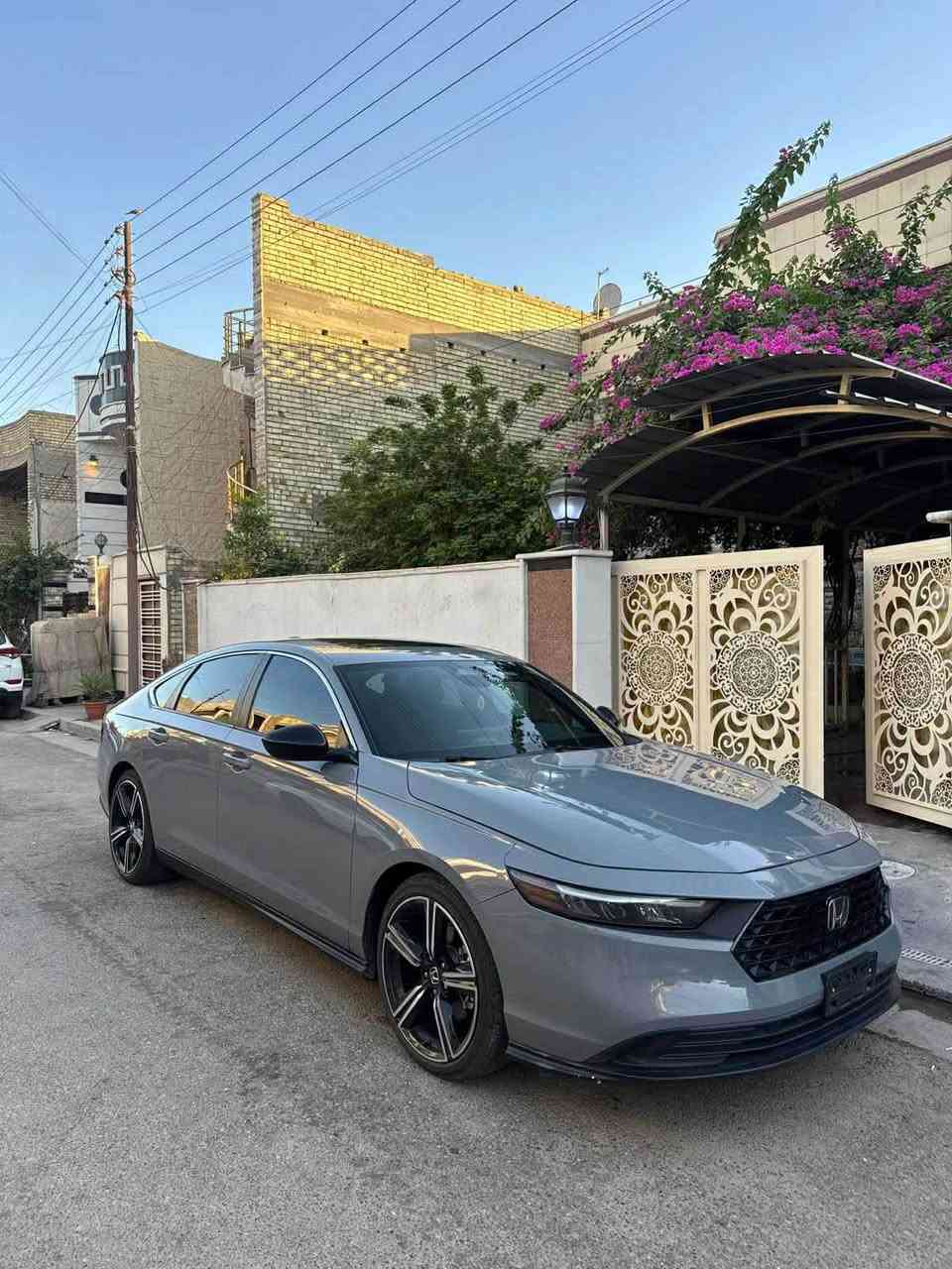 بسم الله 
 هوندا اكورد 2023ياباني الاصيل
 هايبرد سبورت )
رقم بغداد 
السياره ماشيه 47 الف ميل
• مكينة 2000 هايبرد تنفس طبيعي
• كير اوتوماتيك 
• شاشة كبيرة
•فتحه
• كاميرا خلفية 3 انظمة
• كرسي كهرباء  لون اسود  
• رادار امامي
• مانع تصادم
• محدد مسار 
• تصحيح مسار
• شفتات بالستيرن
• مثبت سرعة
• مانع انزلاق
• دخول ذكي 
• إنارة ترحيبية
• هندبريك كهرباء
•لايت عدسات زينون
• نظام اوتو لايت Auto
• لايت العالي زنون 
• حساسات مطر 
• حساسات دخول الإنفاق
• حساسات ضغط هواء الإطارات
• أوامر صوتية
• 3 أنظمة قيادة (eco, ev, sport)
• بلوتوث
• مدخل USB + AUX
السيارة بيها حادث ينيد سطحي ومعدل ومصبوغ شغل درجة اولى 
المكان بغداد الدورة
السعر 202 وبيها مجال
للاستفسار 
***********
‎‏‬
