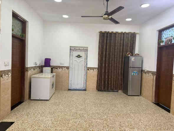 السلام عليكم بيت مساحه ٢٠٠طابق واحد السعر ١٨٥
بصفه قطعه ٦٠متر مكانه الشعله الدوانم شارع ابو موسى 
بصف الركن قرب اسواق الطائي
يحتوي على غرفتين حولي مطبخ
استقبال حمامات ٢منور للتواصل
 ***********واتساب
***********
