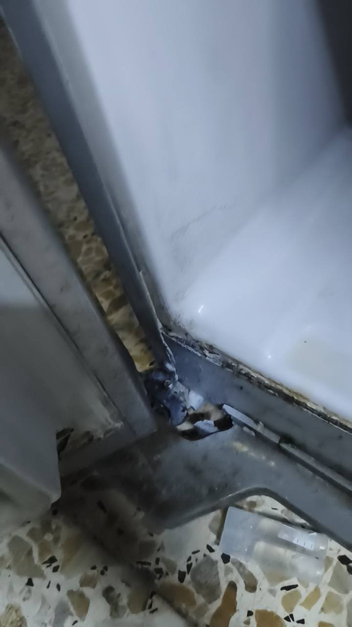 السلام عليكم للبيع ثلاجه هيتاشي حجم كبير شغاله بس باب وكع من شلناها ولحمنا سعرها٢٥٠ وغساله حجم ١٥ ١٢٥ مكان بغداد شعله أسعار بيهن مجال


**إذا كنت صاحب هذا الإعلان وتريد حذفه لأي سبب، رجاءا أرسل رسالة إلى الدعم الفني**