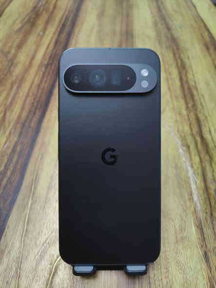 كوكل بكسل 9 برو إكس إل 
لون اسود ذاكرة 512
نظافة 💯 مشحون 209
سعر 900 نهايته بدون مراوس 
***********
