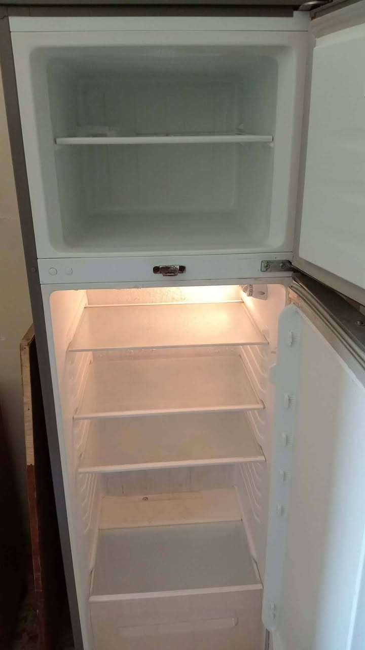 ثلاجه للبيع نظيفه سعره ١٢٥


**إذا كنت صاحب هذا الإعلان وتريد حذفه لأي سبب، رجاءا أرسل رسالة إلى الدعم الفني**