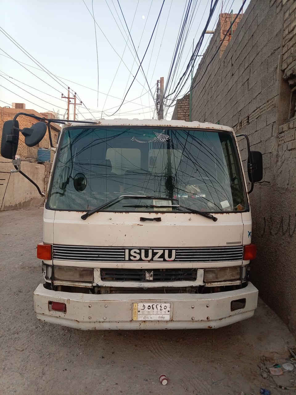 سلام عليكم ازوزه للبيع موديل ١٩٩٢ محرك جديد تخم تاير بدي جديد بياع مستعجل الاتصال *********** مكان بغداد مكلف بالنشر
