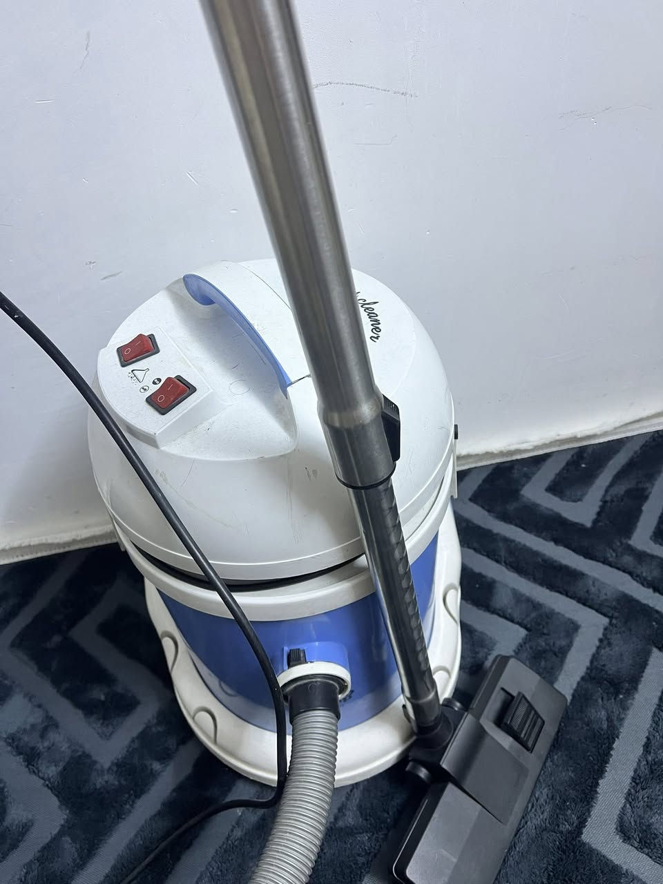 مكنسة كهربائية للبيع شغاله ونضيفه  هي تشتغل حتى غسل بس بيه نقص صونده


**إذا كنت صاحب هذا الإعلان وتريد حذفه لأي سبب، رجاءا أرسل رسالة إلى الدعم الفني**