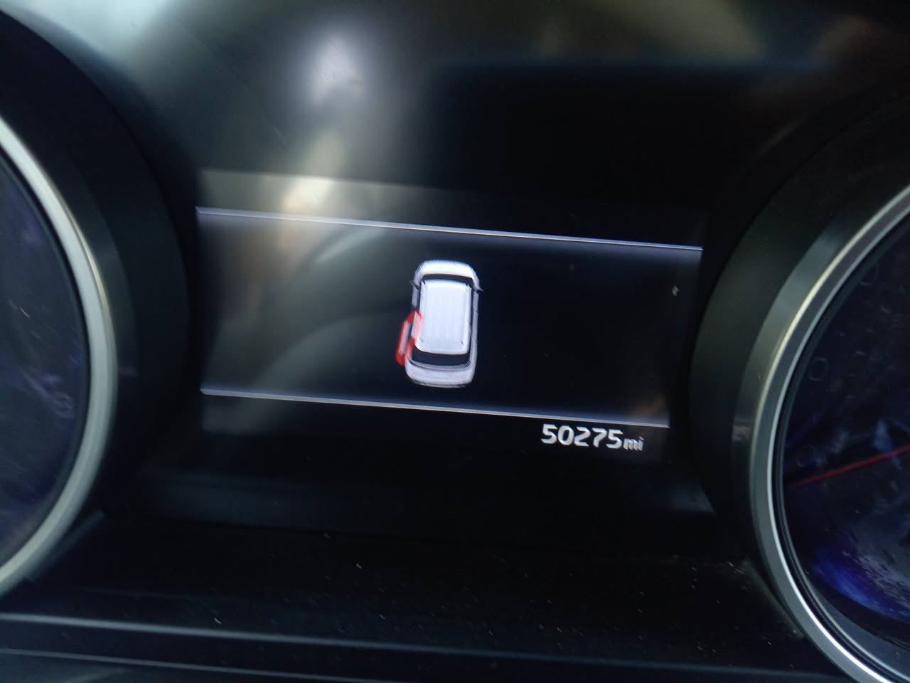 السلام عليكم 
مكلف بنشر 
للبيع كيا كرنفال مديل 2024 رقم اربيل اجره السياره  بصمه  تشغيل عن بعد رادار امامي خلفي حساسات كشنات تبريد تدفئه سايد بريك كهرباء بوب كهرباء 
السياره بيه قطعتين صبغ فقط مكفوله من الفتح وتبديل عده قطعتين  بجم كبس شركه 

السياره بدون خط 
مكان السياره السماوه الرميثى 

الرقم ***********
