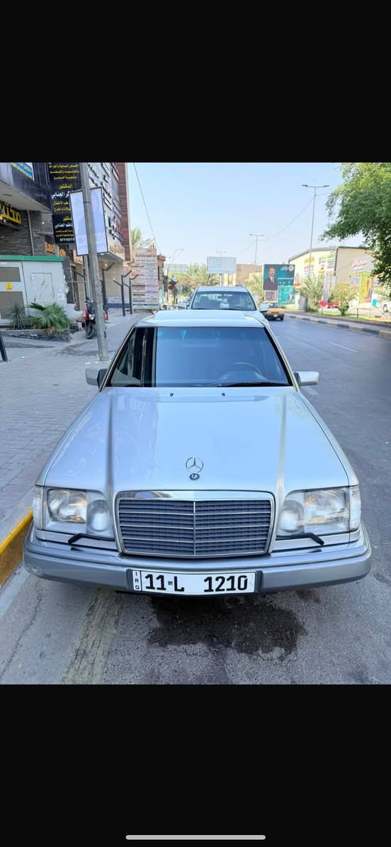السلام عليكم. مارسيدس دب  E300 موديل 91محرك عنكبوت سياره جديده تخبل لاضربه ولاابد مصبوغه عام وعليههppfسياره مغلفه  السعر 93 وبيه مجال وهذا رقمي*********** مكاني كربلاء طويريج
