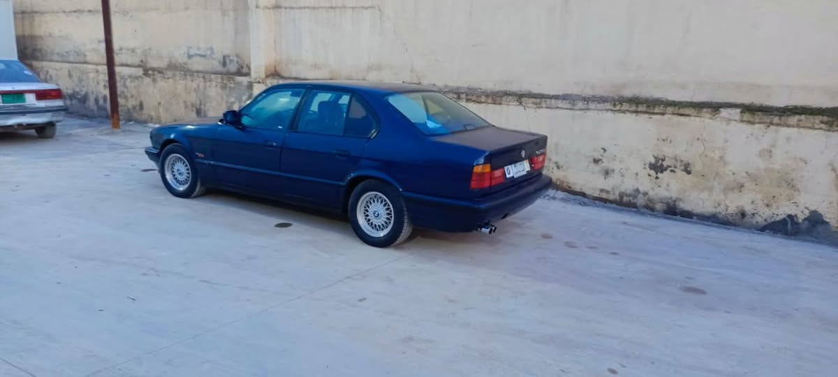 السلام عليــكم ورحمة الله وبركاته #مكلف_بالنشر
جمعه مباركه عالجميــــع
BMW-525i 
بلادي بدون حادثرقم صلاح الدين دولي بسمنه 
✅فول اوتوماتيك بدون خياس
✅كير بالشرط  +محرك مسكر عدل بالشرط 
✅طخم تاير اربعه جديد
✅غرفه جديده جلد بلاد. ارضيه جلد
✅سلايت طكتين
✅تدفئه+ تبريد 
✅منضومه زينون
✅صدر جديد
✅اكسل خفيف وعربانه جديده كصه
✅صبغ فرن جماليه 
✅ترايك البصره240

رقم صاحب السياره 

***********
