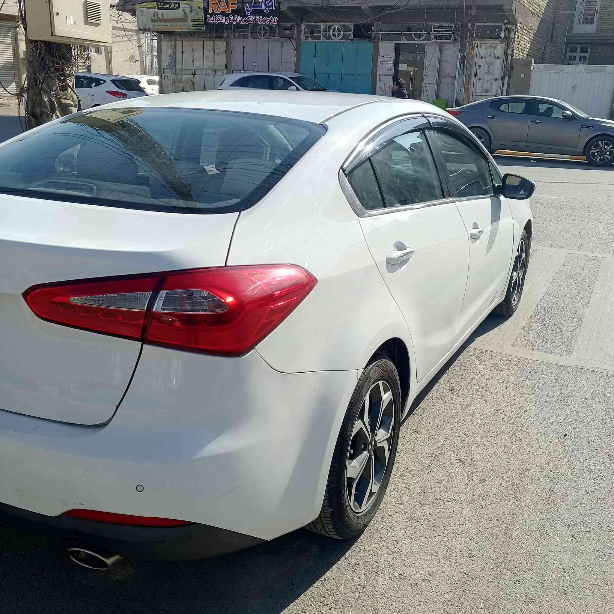 سيراتو موديل ٢٠١٤ رقم اربيل فول مواصفات تحكمات استيرن شفتات فتحه بل قماره ماشيه 150 استيرن مري شفط تخم تاير ويل جديد حداديه جاهزة تبريد تدفئه سياره جاهزه للاخير فقط صبغ ٦قطع رش بدون حادث مكينه ١٦٠٠ مامفتوح سياره خليجيه دوشمه كاعيات سنتر لوك اثنين بصمات وياها مكان السياره واسط مركز المدينة السعر البيع ١١٠وبيها اشويه مجال***********
