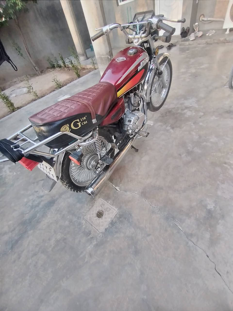 سلام عليكم دراجة للبيع نامي برو موديل 21 بيها أوراق الدراجة فول كهربائية كلهن شغال السعر 575 وهذا الرقم ***********
