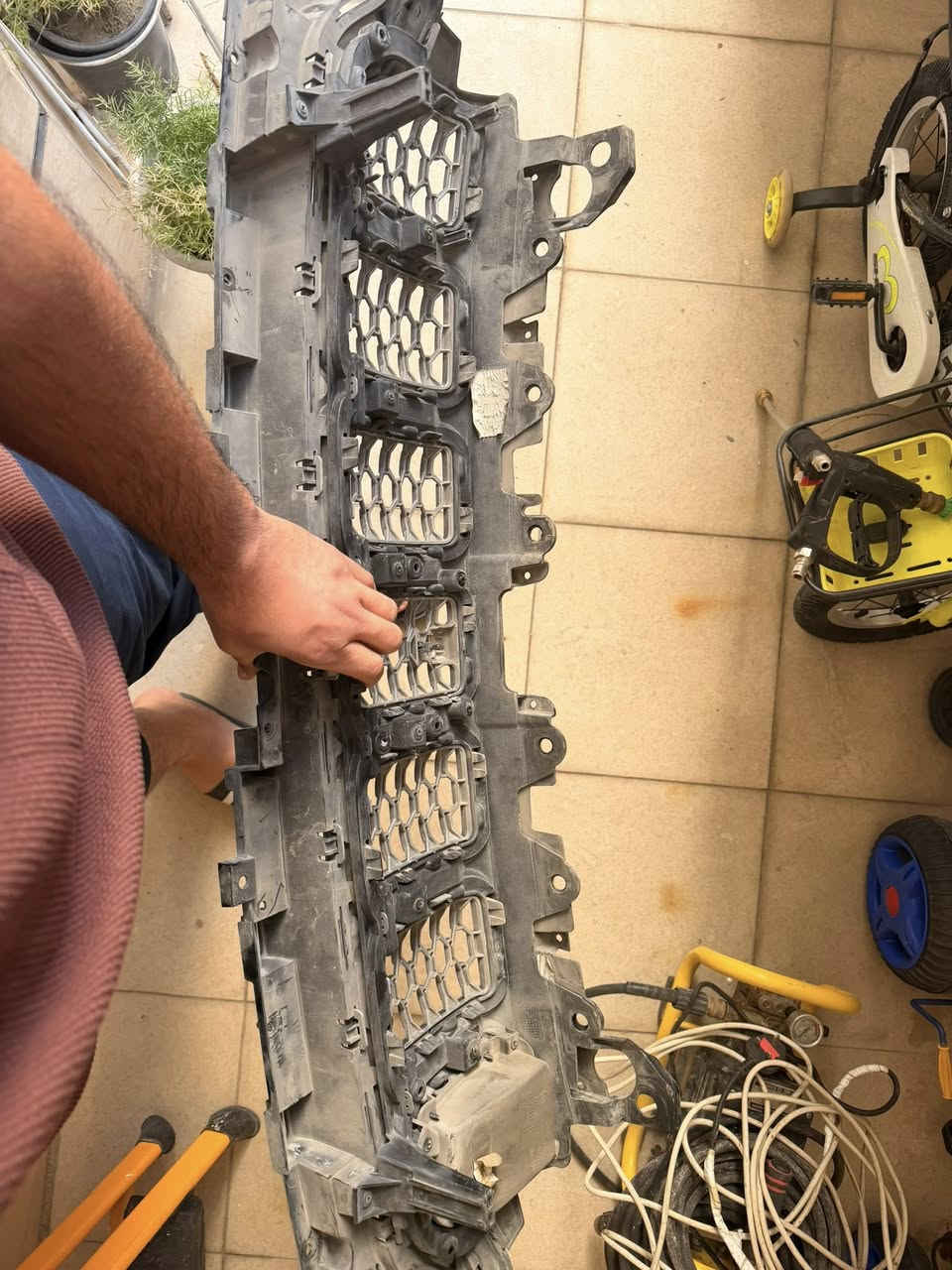 شباك امامي جيب سومت شكل الجديد ٧ راكب مع نيكلات  كامل اصلي بي مكان النايت فشن (الناظور الليلي) ومكان الكامرة الامامية بدون شخط جديد واصلي وكالة
للبيع 

***********
