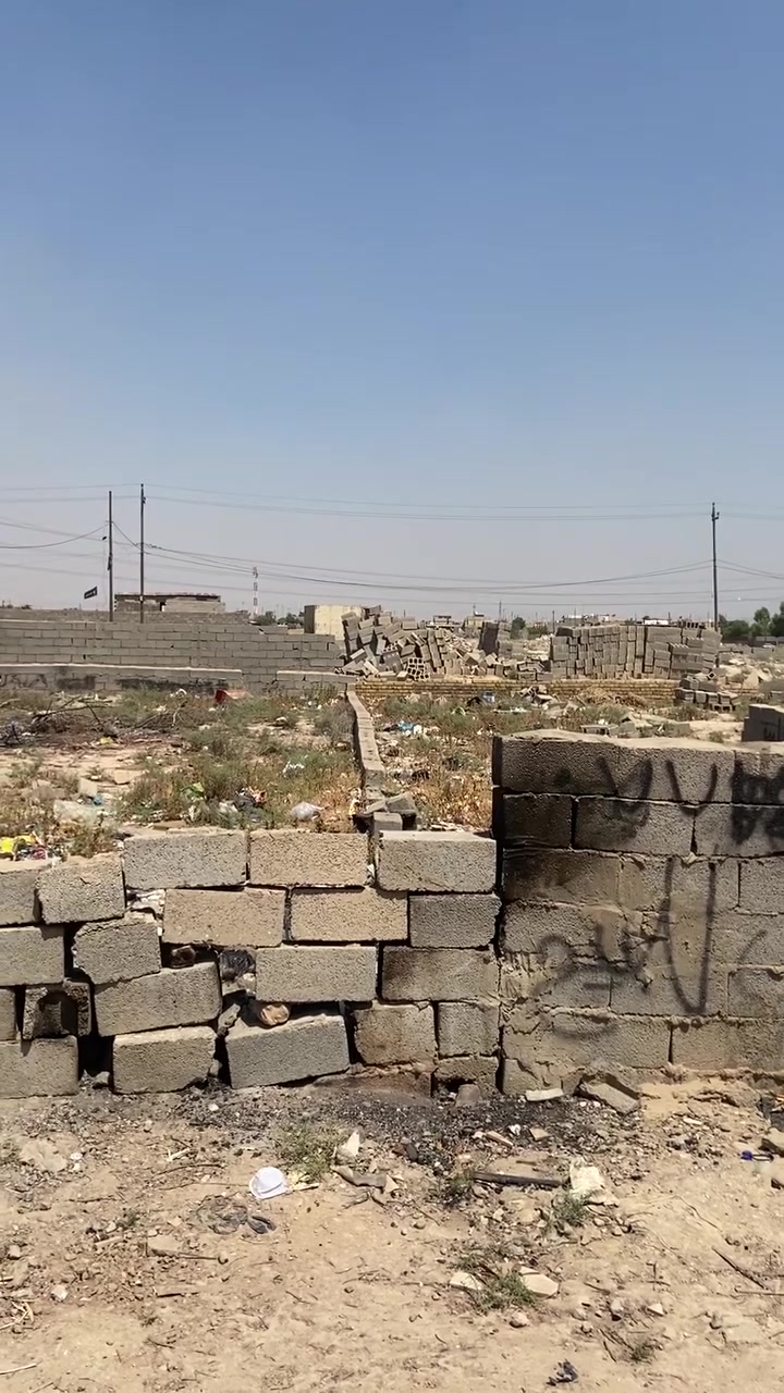 قـطعة للـبيـع  منطـقـة حــي البـتول قرب شارع بيت دايـش 

…..الاستفسار الاتصال على الرقـٰـم ***********
