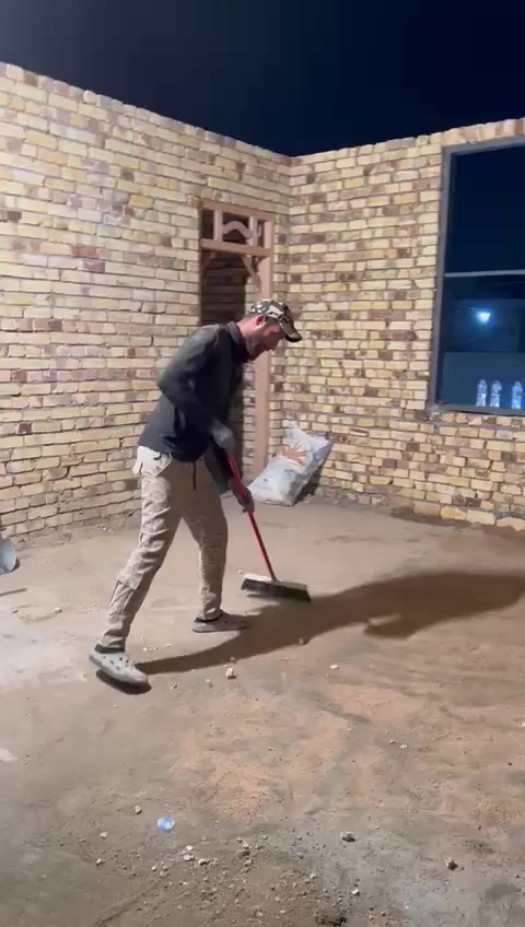 يوجد عمال لكافة الأعمال الشاقة تصعيد مواد عالضهر +فرش سبيس وحدل +صب ارضيات  +تصعيد تراب تنضيف بيوت من جص وأنقاض+تكشير تفليش تشميع بتلو  +غسل بيوت ونقل غراض بيتً تشميع شغلي درجة اولى رقمي بأنسب الاسعار ***********
