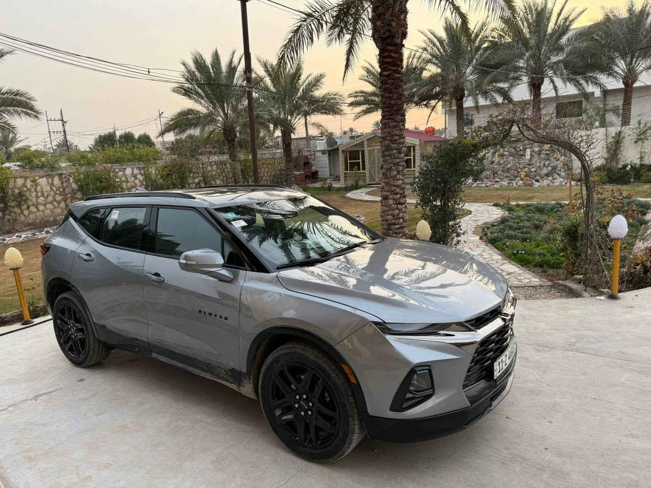 شوفرليت بلايزر 2023 RS
مكلف بالنشر ..
رقم بغداد / بأسمي
ماشيه  18 الف ميل قابل للزيادة 
المواصفات
------------
محرك 6 سلندر 3600
تشغيل بصمة
تشغيل عن بعد
كشنات جلد
كشنات تدفئة وتبريد 
الكشنات الامامية كهرباء
كشن السائق حساس هزاز
شاشه العدادات ديجتل
شاحن موبايل Wireless 
رادار امامي (تحديد مسار) 
رادار جانبي (نقاط عمياء)
رادار خلفي (تحذير من الاصطدام) 
جنطة كهرباء  
شاشة الكبيرة
اندرويد أوتو Android Auto
كار بلي Apple Car Play
مانع انزلاق+ABS
منافذ AUX+USB
توقف ذاتي Auto Stop
سايد بريك كهرباء 
مثبت سرعة
تحكمات استيرن
دواخل نيلي ومطعمه بالأزرق 
نظام صوت bose🎼
مكان السيارة / بابل - حلة
السعر 220..مجالة بسيط 
***********
