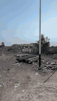 سلام عليكم قطعه أرض للبيع في بداية أبو الخصيب شارع مدرست السياب المساحة 200 متر  الواجهه 10 النزال 20طابو زراعي سند 25 والمالك عراقي شارع 10 متر تتوفر فيها كافة الخدمات ماء كهرباء تبليط تبعد عن الشارع السياحي أبو الخصيب 100 متر رقم الهاتف ***********
