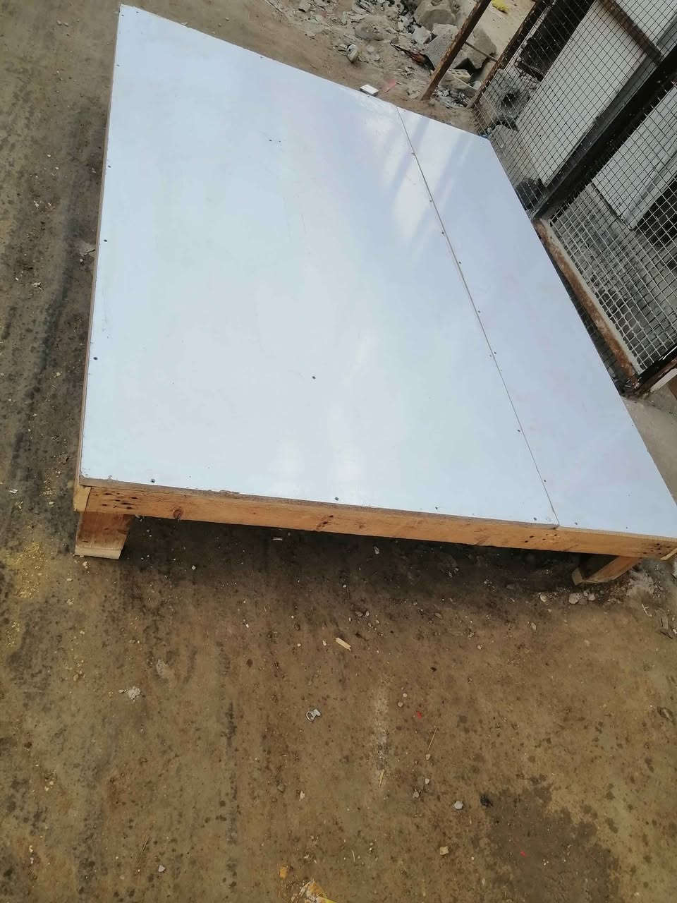 سلام عليكم من رخصة الادمن تخت جربايه نفرين سعره ٦٠ مكانه كربلاء قريب شارع الحافظ عمود قياسه ١٩٤ سنتم طول وعرض ١٥٣ الرجاء اقرةء المنشور الاتصال على الرقم *********** *********** العنوان كربلاء, العراق
