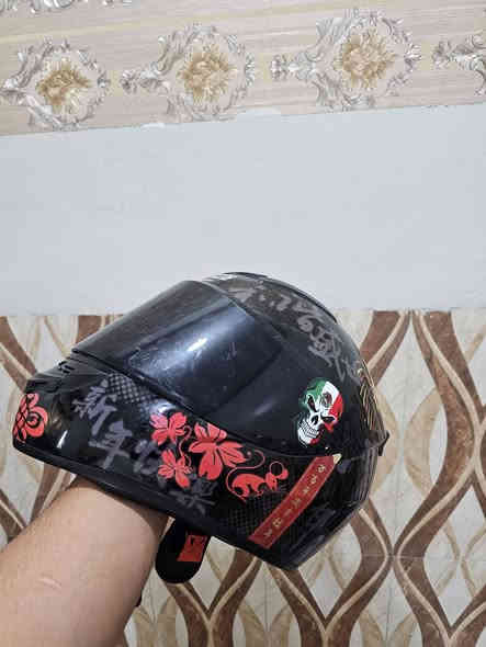 #خوذات عدد2 للبيع
وعندي هورنات بوش بس مامصورهن
قيم وابيع ***********
