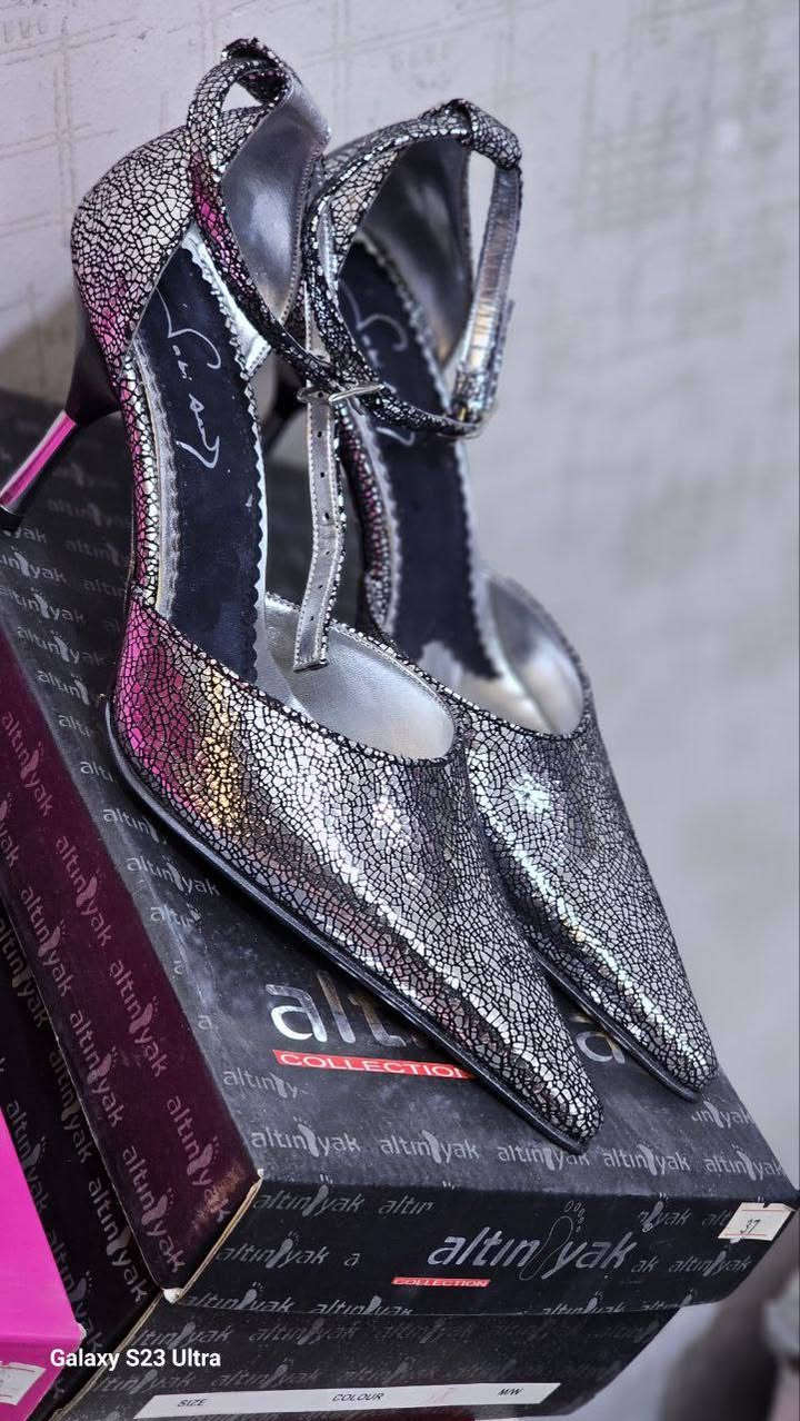 ✨️شروه حذاء عرايسي
✨️تشكيله موديلات 

✨️مكسر ومن ضمن سيريات

✨️العدد 350 زوج 

✨️السعر 2.99 💲
تركيا 🌹


**إذا كنت صاحب هذا الإعلان وتريد حذفه لأي سبب، رجاءا أرسل رسالة إلى الدعم الفني**