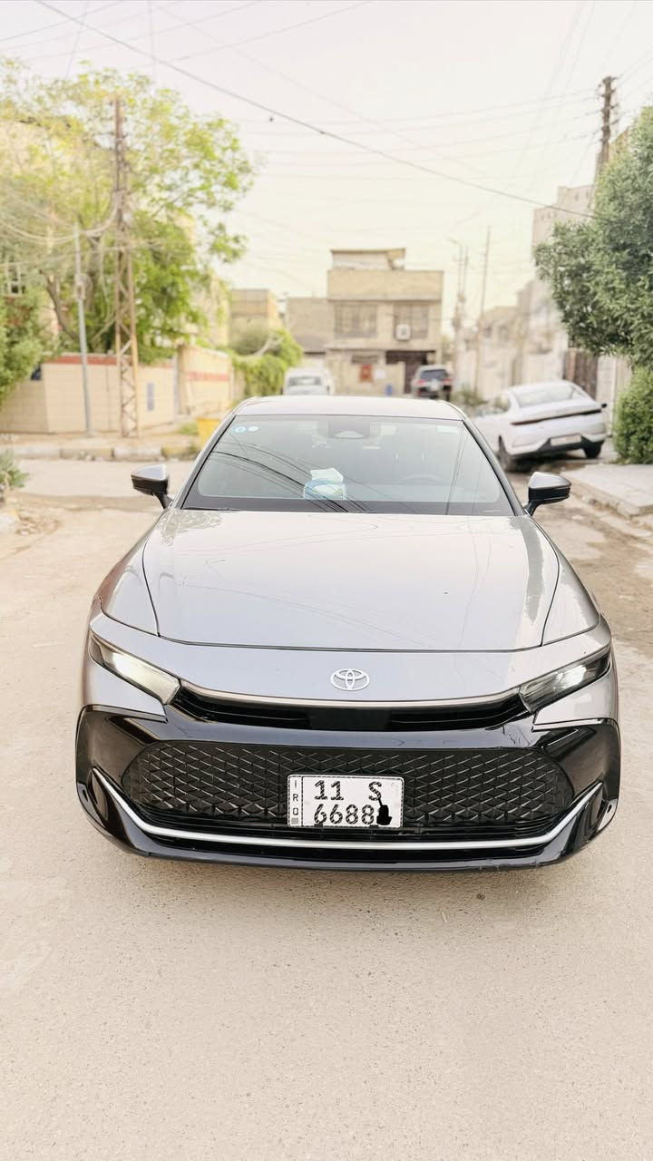 السلام عليكم كراون 2025 وارد امريكي فول مواصفات عدا الفتحه 
رقم بغداد مميز 
((حادث سياره جاملغ الأمامي صبغ فقط وقطعتين بارد بدون دواخل بدون ايرباك 
سياره احله من صور تجي شوفها جاهزه من كلشي ))
محرك 2.5 هايبرد
ماشيه 24 الف كيلو 
السعر 275 مكان سيارة بغداد 
للتواصل ***********
