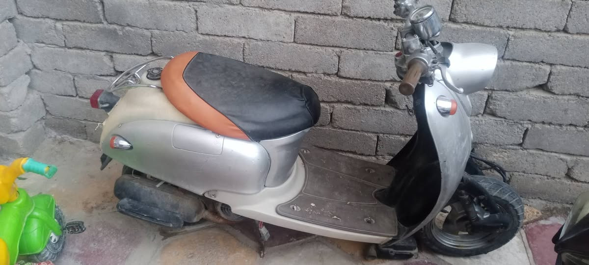 دراجه مصريه للبيع امشي بيه وفجه طفت ولا خذته مصلح ولا شي جبته وذبيه بل بيت ابيع كوم حديد الشراي تفضل هاذه رقمي ***********
