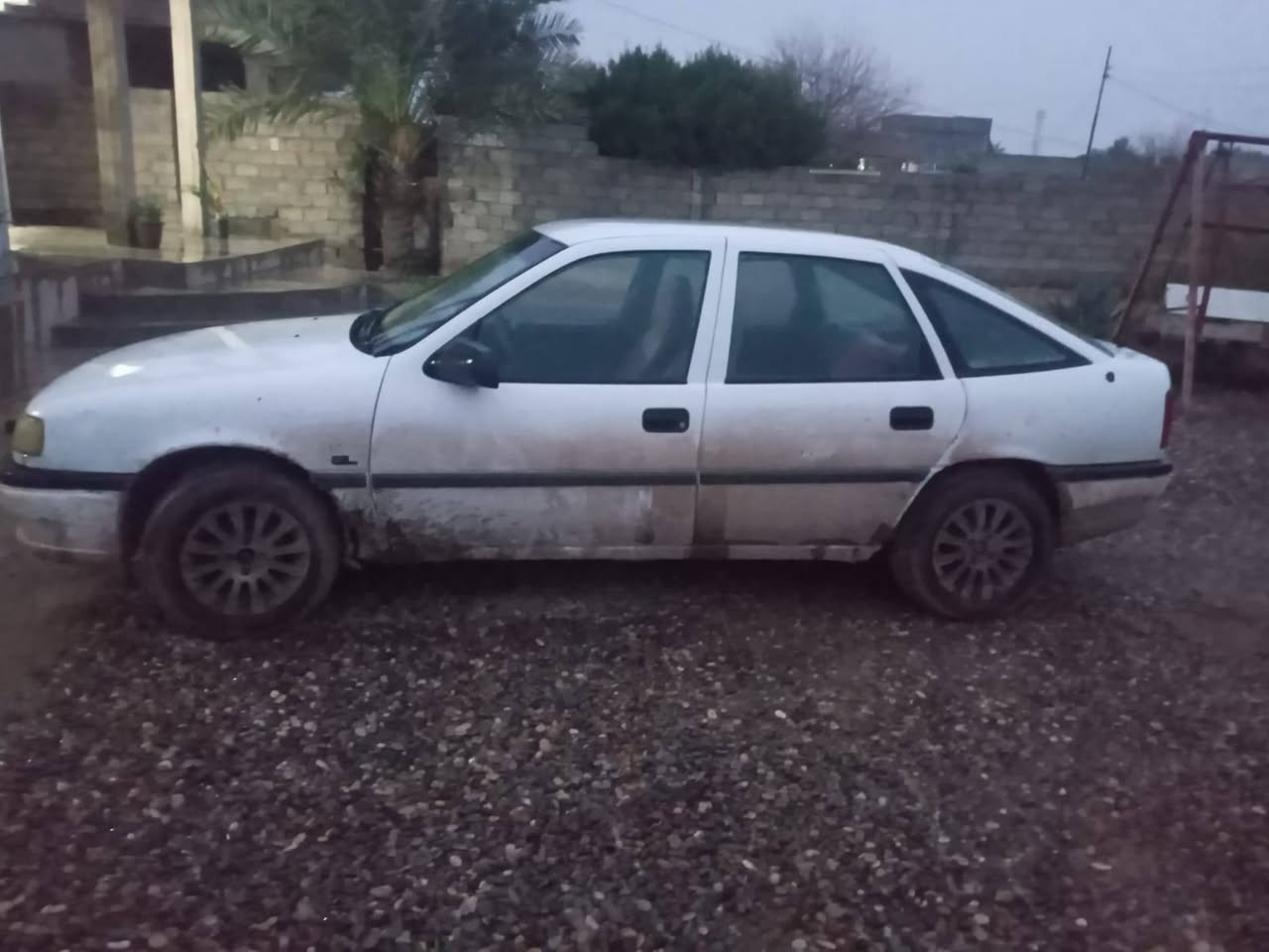 فكترا موديل 93
محرك 20 اسود
رقم نينوى شرط التحويل
سياره جديده مال بيت ما متعوبه
باقي التفاصيل اتصل على رقم ***********
للعلم السياره ما مغسوله
