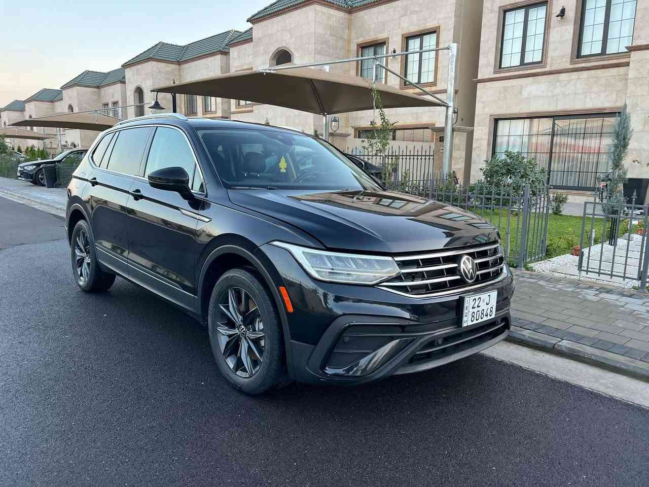 Volkswagen Tiguan SE
موديل: 2022
ره نكَ: ره ش
ماوهى رويشتن: 65,000Km
رادار پيش و دواوه + ئاوينه كان سى ريز كوشين جلد+ هيتهر نوّتوستارت و ستوب
سندوق كاره باى (جهك)
سويج شه غال
سياره كه پيش وپشتى كهپسه به ردى كزوز و راديتهر ههموو به شهرته هه مووى بيلاديه.
ئيرباك تهنها شانى سايهق تهقيه ئهوهى ترى ههمووى بيلاى شهريهكهيه.
( بوياغ تهنها كهمهكى له بونيت و بستهى له جاملخى سايهق ههيه).
شوين: موسه ل
3VV3B7AXXNM019124

*********** 
*********** واتس اب
