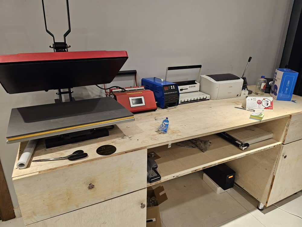 بحاجة الى موظفين يجيدون العمل على هذه الأجهزة للأستفسار واتساب ***********
