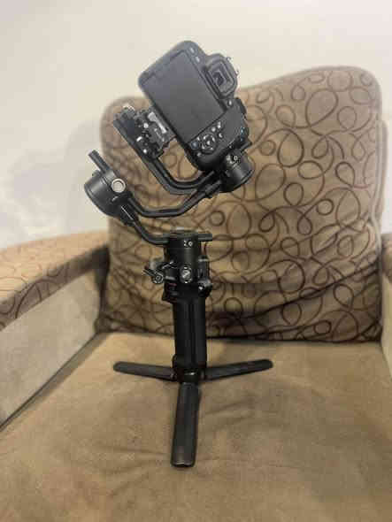 رونن sc2 مع كاميرا كانون 250d الملحقات جنطه والعدسه الاصليه وبطاريه ورام السعر 800 الف بغداد الزعفرانيه ***********
