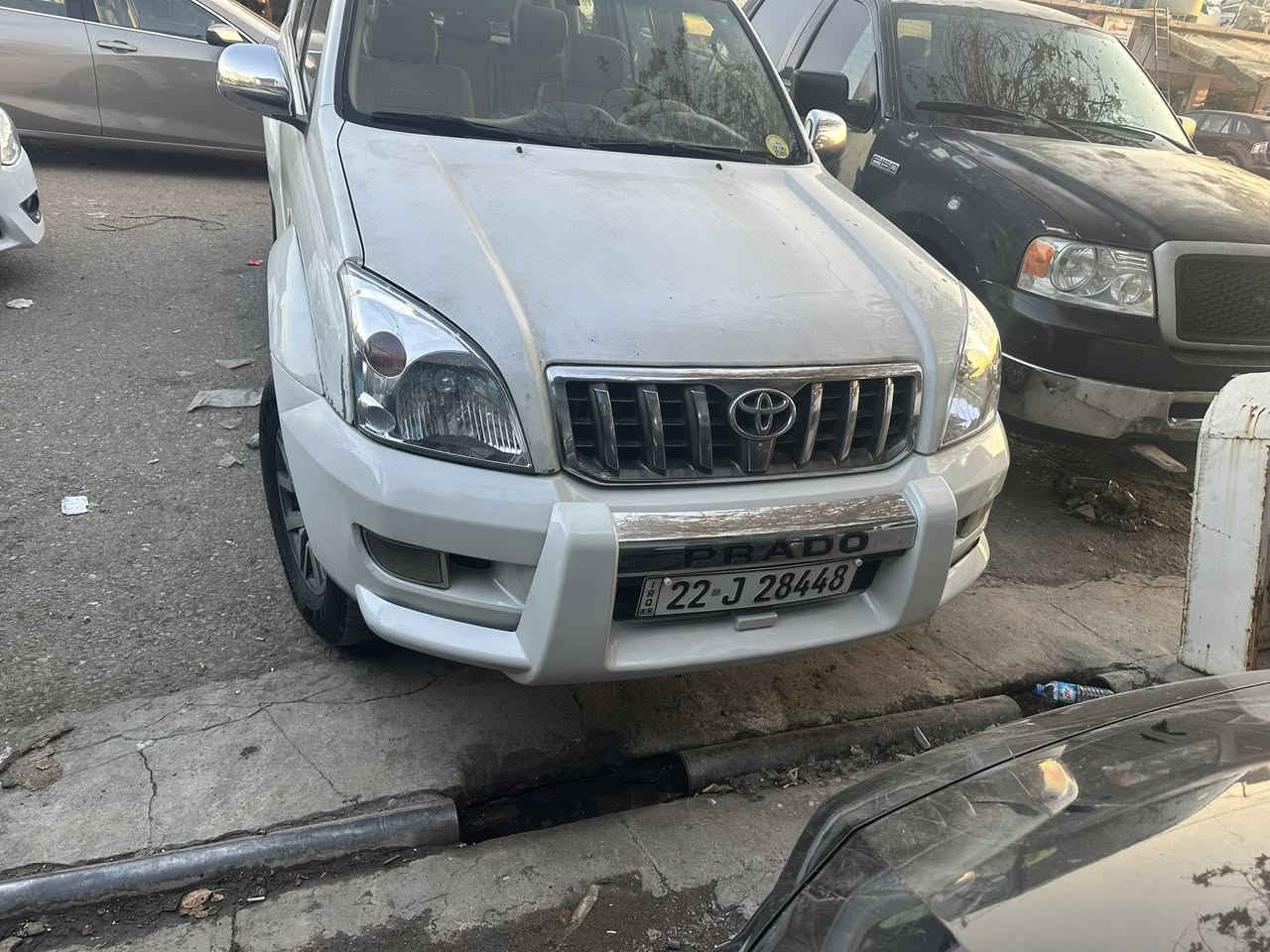 برادو ٢٠٠٧ فئةvx محرك مفتوح بس الفوك بيها ربع بنيد مع جاملغ الأيسر سعرها ١٥٠ ورقه وبي مجال ***********.  ***********
