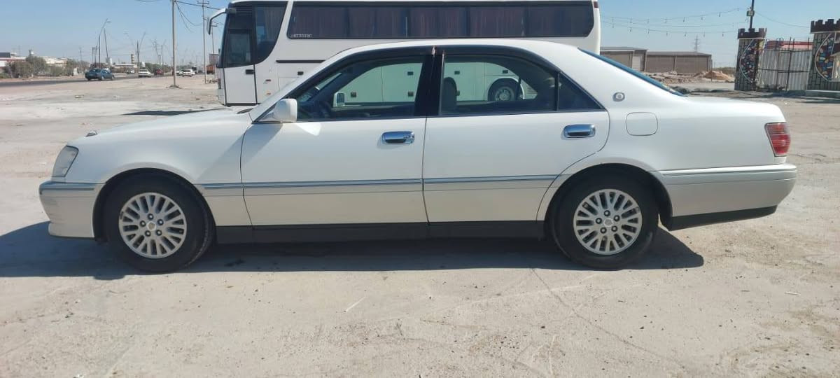 السلام عليكم جنون موديل 2000 ادوات شاصي 175  حاوية كفالة سيارة دگمتين ماشية 50الف حقيقي سعر 80 مكان سيارة بصرة وبية مجال رقم 📱 ***********
