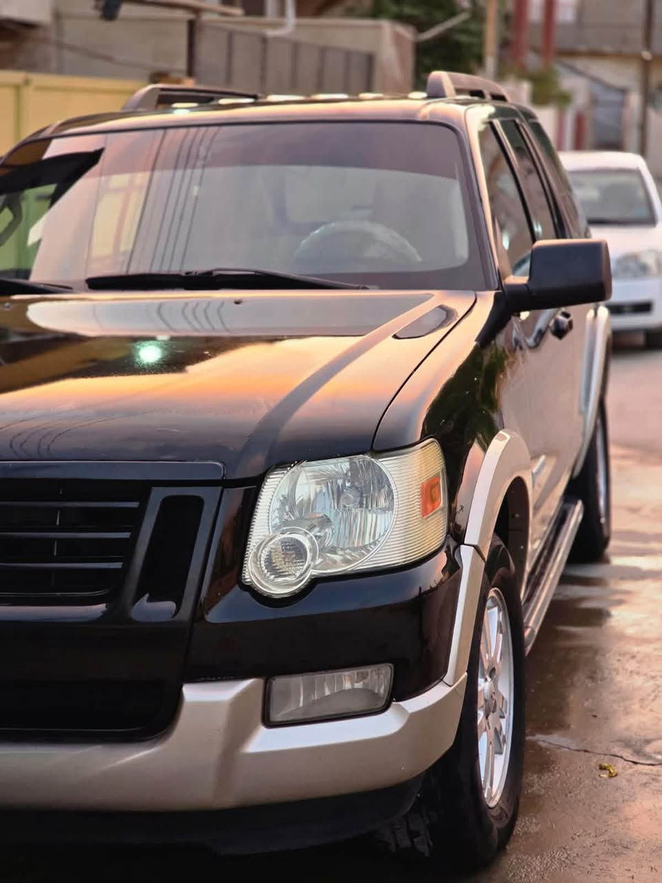 فورد اكسبلور 2008
سياره نضيفه وحلى من  الصور. 
فول مواصفات تبريد لمس او سقف سلايد كشنات كهرباء شاشه بسقف    كير محرك مابيها عيب  رقم سليمانيه تحويل ثاني يوم 

((ضرر السياره جاملغ السايق بيها شويه تعديل بارد او الجنطه صبغ بعد مابيها شي ))
والسياره بيها منضومه غاز ٨٠ لتر يعني انسى 
شي اسمه صرف 

سعر ٩٥ بيها مجال شي قليل حك الجيه 
خاص مغلق الي يريد يتصل هذه رقمي 
***********
