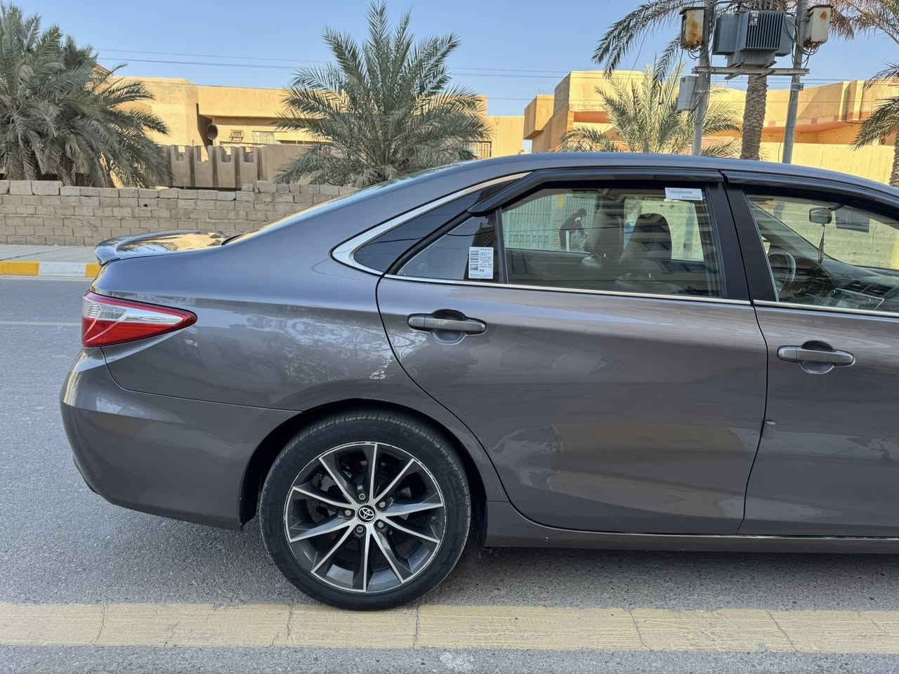 السلام عليكم 

للبيع كامري وارد امريكي موديل ٢٠١٥ 

فئة Se سيارة جاهزة ما بيها نقص نافضها حدادية امامي 
خلفي جديدة ادامة بلكات ونوزلات ومجاول ومنضومة البنزين كلة جديد مال حاوية منضومة تبريد سويتها كبل سبوع جديدة تدفئة شغالة محركها بلادي ما مفتوح شرط لا تنقيص ولا تبخير ولا صوت كيرها جديد سيارة جاهزة ما بيها مصرف باتري جديد تخم تاير جديد سيارةمواصفات شاشة و كامرة بلادية تحكمات ستيرن وشفتات مال نمر بلاد كشن كهرباء داخل جلد وقماش سيارة حلوة ترايها ونشاط خير من الله 

حادث السيارة من امريكا جاملغ وربع البنيد مصبوغ وبيها جاملغ وباب خلفي مصبوغات 

رقم بغداد تحويل مباشر بأسم المشتري مكان السيارة الانبار فلوجة السعر ١٣٥ وبيها مجال ما متواجد عالفيس 

رقمي ***********
