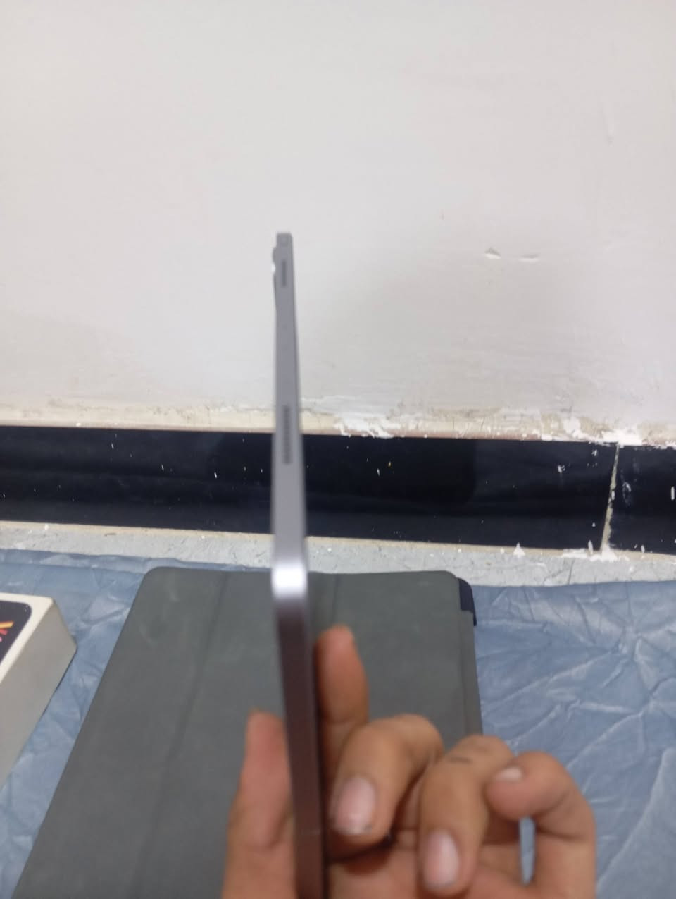 سلام عليكم
ايباد برو13انج ذاكرة 256معالج m2
بطاريه بلحاسبه 97مكفول كفاله عامه من الفتح الجهاز اخوالجديدكارتونه وشاحنه غراضه كلهه موجوده 
السعر825وبي مجال 
مكاني بغداد حي العاملالشراي اتصل 
الرقم ***********
رحمة الوالديكم الموشراي ليعلق والميعجبه اعبرالمنشورلتعبنب
