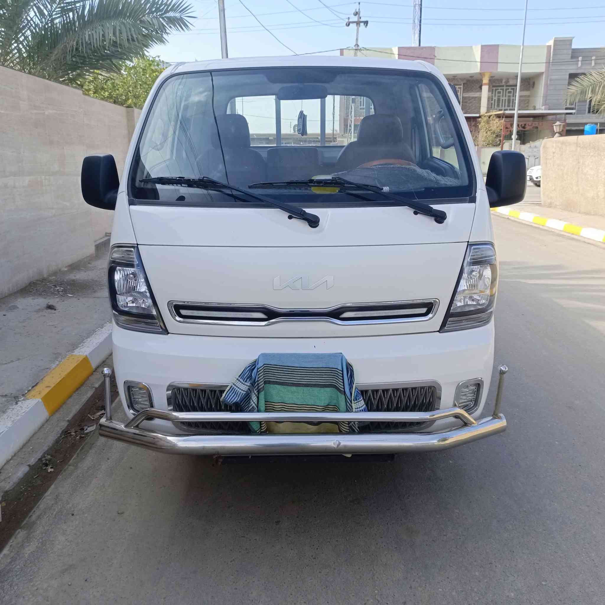 السلام عليكم كيا فحل موديل 2023 للبيع كفاله عامه عده بيه شويه بارد بدون صبغ بربع وموجود بصور شوفه محوره 14 ويل وتاير السياره جديده معنه الكلمه وبسمي تحويلك مباشر السعر 180 المكان الصويره رقم بغداد ***********
