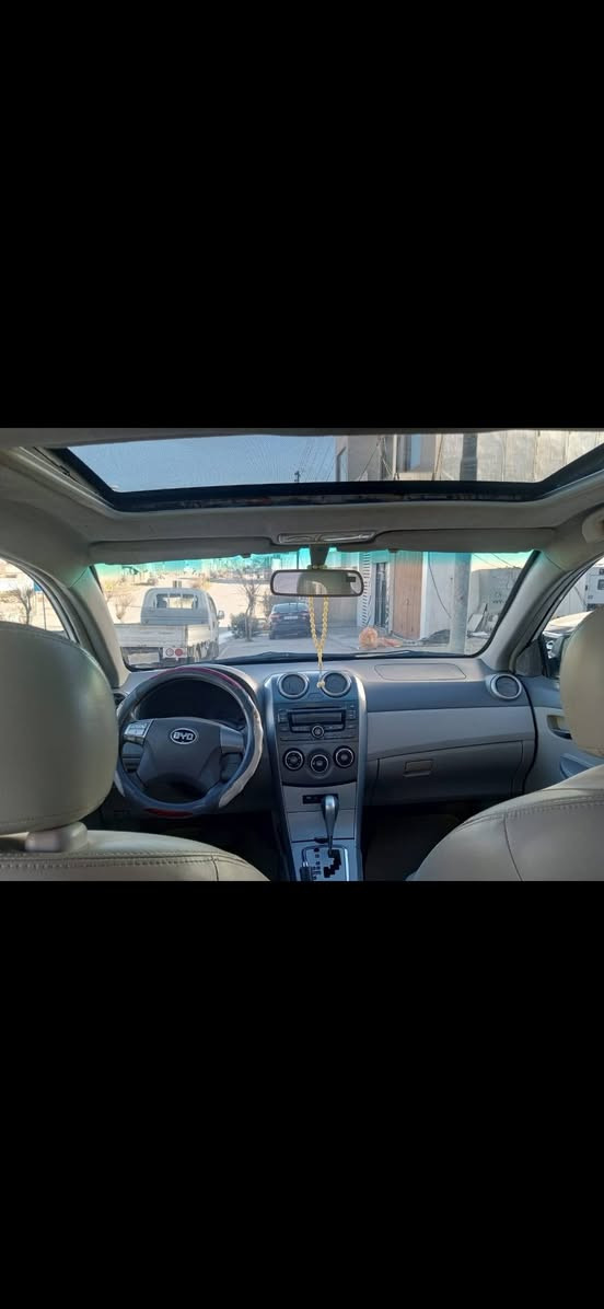 بيوايدى ٢٠١٣ هى مه زاد وه كاله شى هه يه كوديشى بؤ كراوه يه ك پارچه بچوكى بۆياخه خه له له كه ى كونترۆڵى گێر مه كينه ى به شه رته زؤر نه رم وجوانه به خوا ماڵى حه ڵاڵه زؤر بى عه يبه سه ياره كه ئه وه ى كه موشته رى نييه با ته لفوون نه كات *********** نرخى ٣٤ورقه معامله كه مى هه يه شوينى سليمانى
