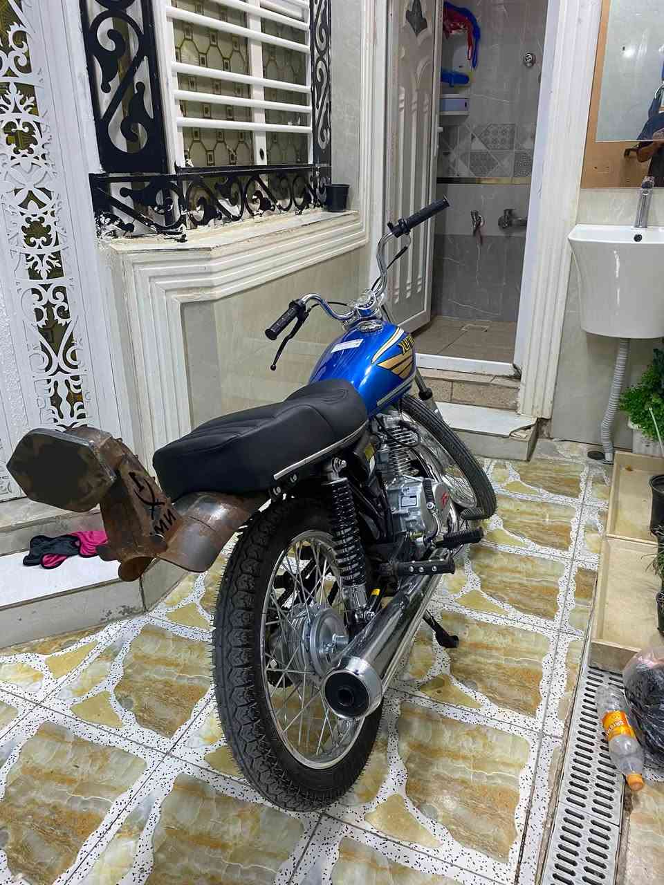 سلام عليكم شباب وينه اليدور دراجه ناشفه شرط للبيع صارلهه اقل 20يوم من عمرتهه مكينه رابيدو 8احرف وشاصي 2026سكنر الما يعرف سعرهه لا يراسل المكان الدوانيه قضاء الحمزه الشرقي متواجد خاص أو لاتصال ***********
