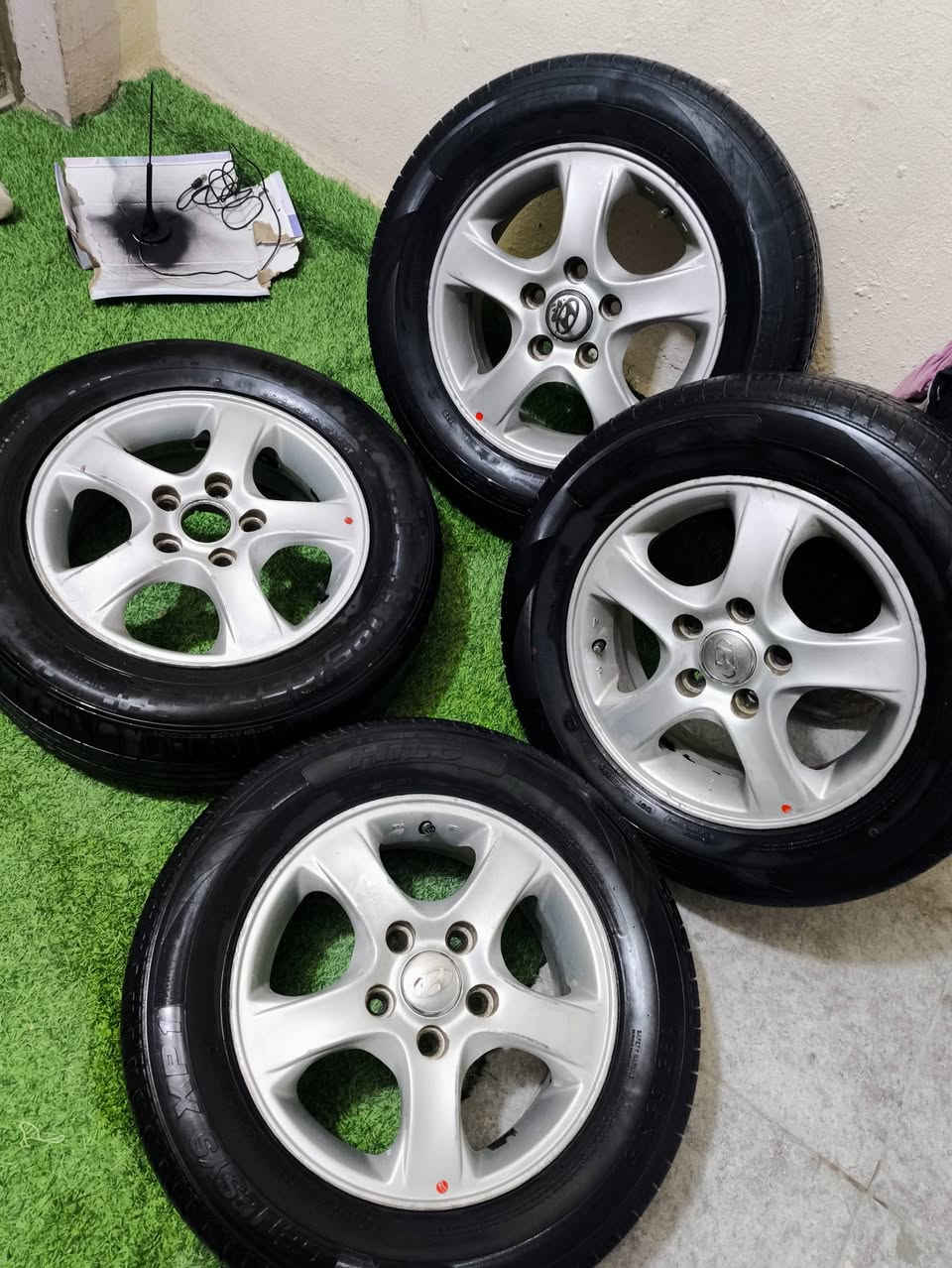 السلام عليكم ويل كب وتايرات النترا حجم 15  للبيع او مراوس ويل عادي
الاستفسار المراسله على الواتساب ***********
