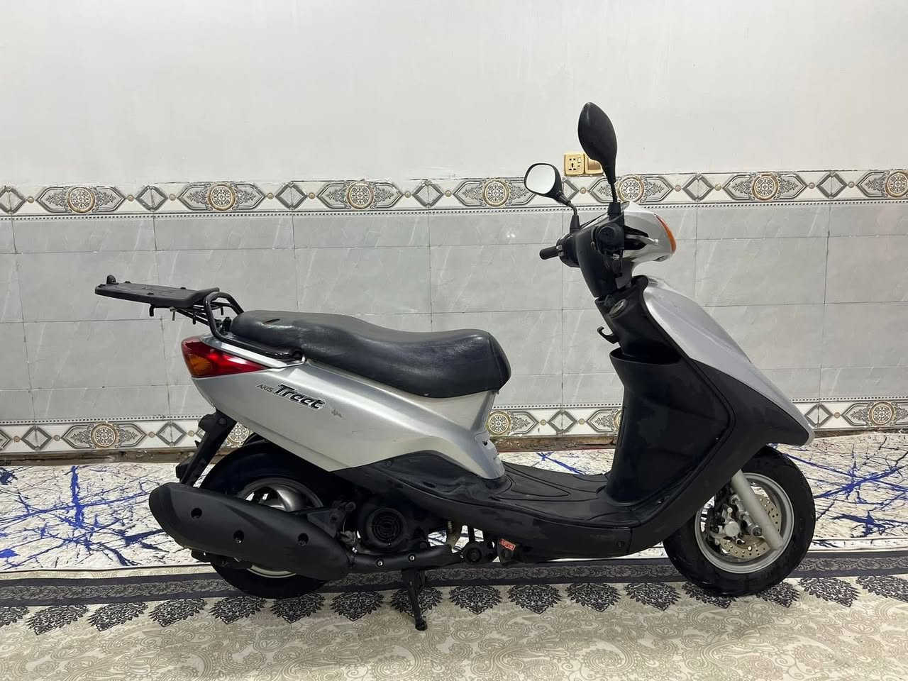 سلام عليكم اكزاز ياباني كفاله عامه جديده دبل سويج دراجه وكاله مال رمبه شراي يتصل مكاني بغداد
***********
