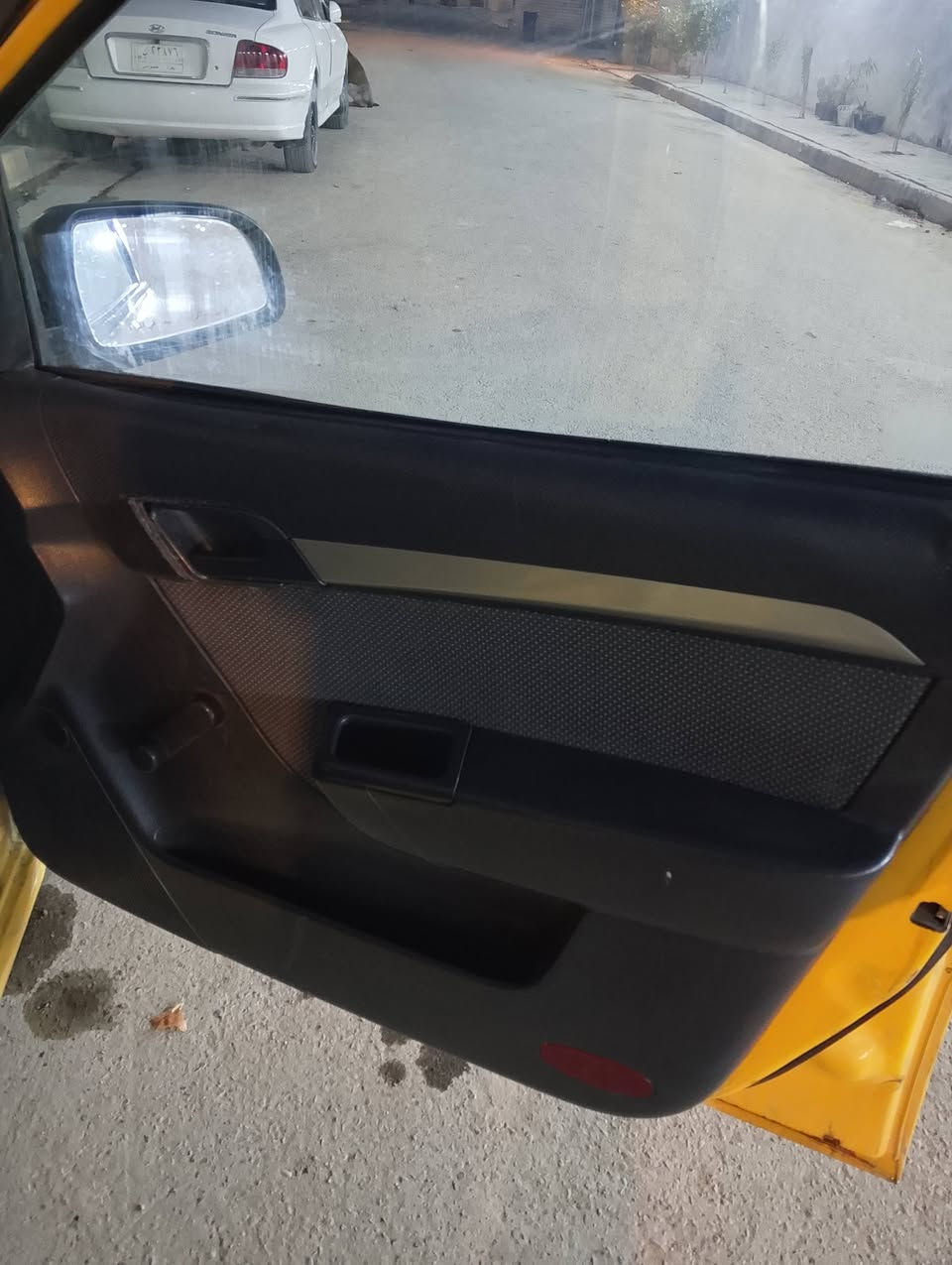 افيو أمريكي امسكر موديل 2008 رقم انكليزي بغداد هزة جديدة السيارة باسمي .
سيارة حلو ومال شغل .
تايرات أمامي جدد والخلفي نظيفات.
 مكينة امبدلة قبل ستت أشهر تقريبا وصدر نظيف.
السعر 42 أو مراوس بخصوصي.
النقص بالسيارة من امبدل المكينة الكمبريسر ما مربوط كهربائي وباقي المنظومة جاهزة.
مشط استيرن ينقص دهن كل شهر لتر تقريبا.
مكاني بغداد البنوك
رقم الهاتف ***********
