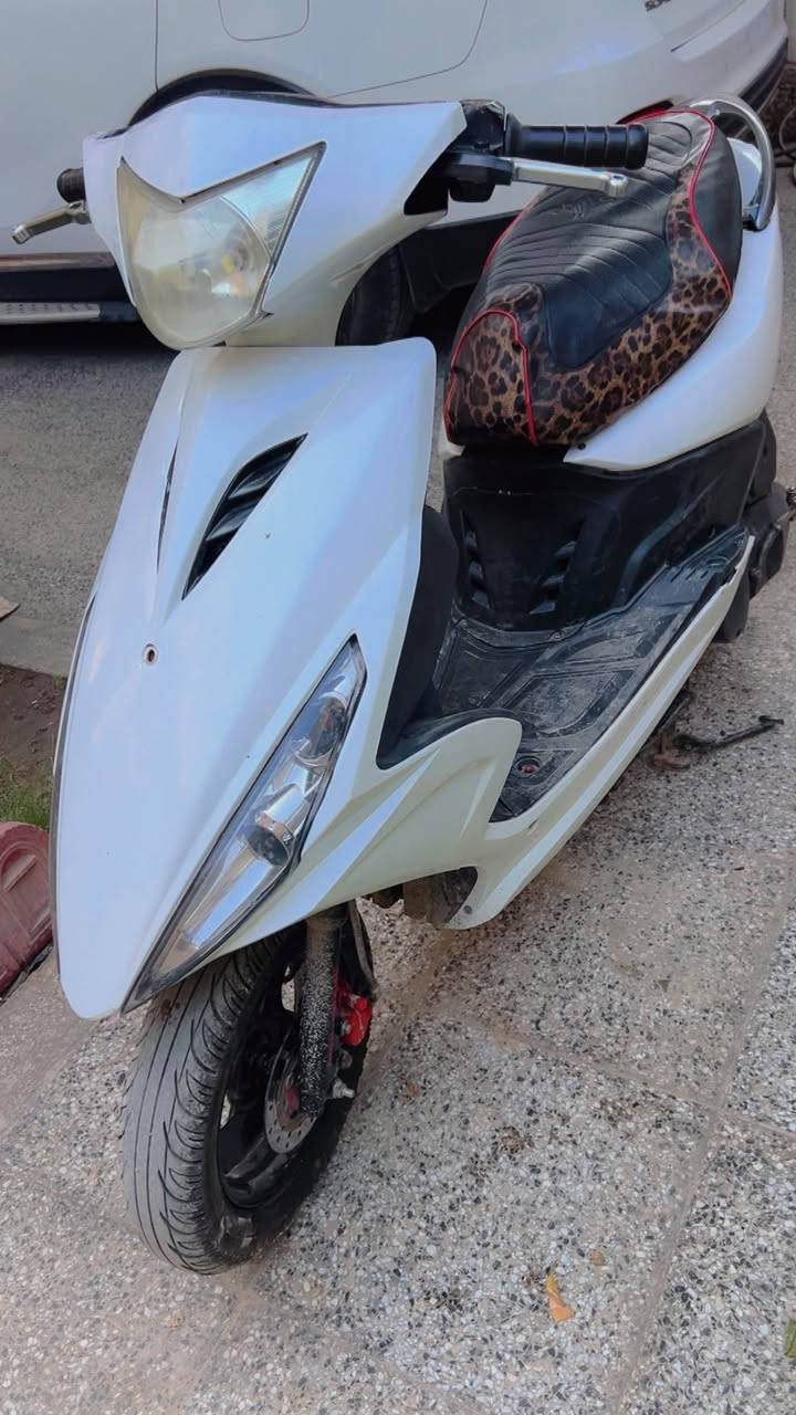 سلام عليكم للبيع دراجة ماكس مضلع السعر 550 وبيها مجال مكاني بغداد المشتل ***********
