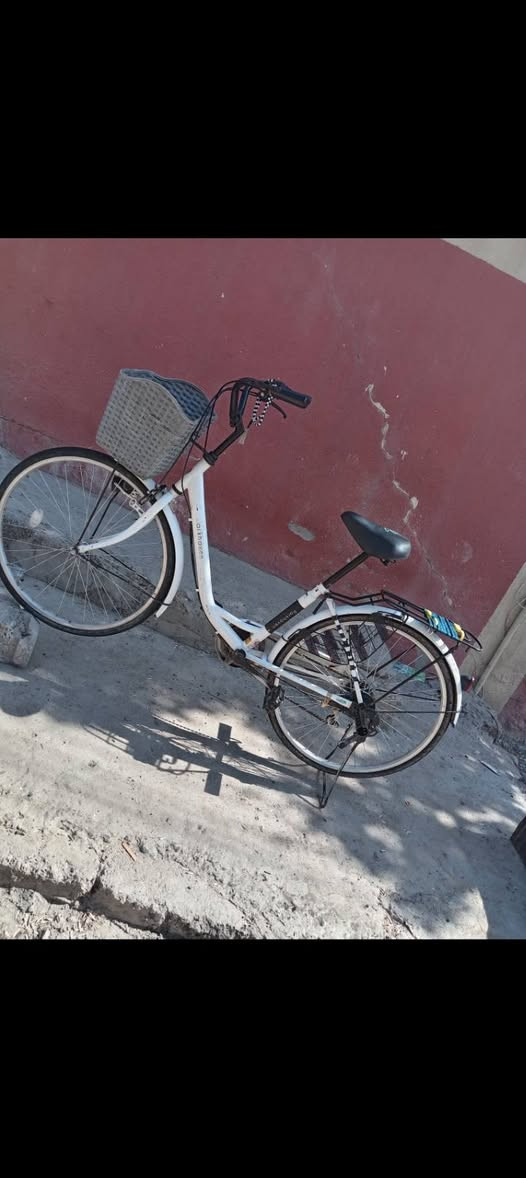 السلام عليكم ✋🏼.
بايسكل البيع حجم 26 نضيف حيل بريكات شغلات تايات جدد كير شغال حساس موديل 2016.. قيم السعر
✈️ 🌪️


**إذا كنت صاحب هذا الإعلان وتريد حذفه لأي سبب، رجاءا أرسل رسالة إلى الدعم الفني**