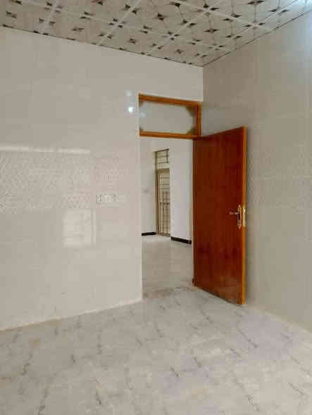 مكتب ولايه علي 

بيت للبيع المساحه 135 متر طابو زراعي بنيان جديد درجه اولى تستلم مباشر

اساس وسقف صب كونكريت مسلح بنيان طابوك جمهوري بورسلين وسيراميك تشاريف كامله

مبني فيه غرفتين نوم وصاله واستقبال ومطبخ وصحيات داخليه وخارجيه وطارمه ومكشوفه

العنوان شارع علكم ثاني بيت عن شارع العام

السعر المطلوب 55مليون وبيه مجال

للاستفسار اتصال أو واتس اب
***********
ابو علي العبدلي
