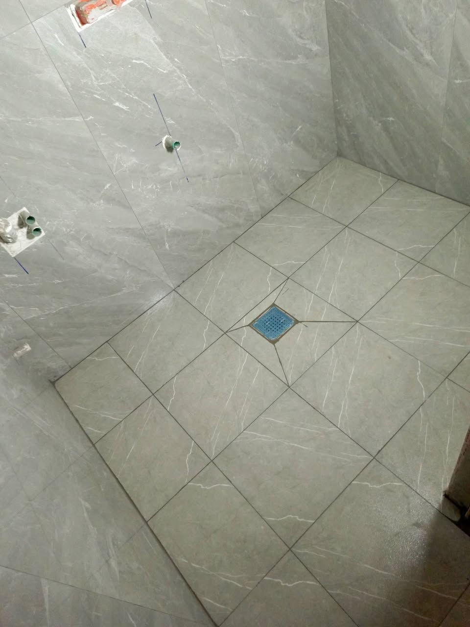 السلام عليكم تم انجاز عمل لوح بالمادة اللاسقة قبل وبعد في دار الاخ والصديق حيدر محمد الطيب في منطقة الشالجية ترميم قبل وبعد اتمنى ينال اعجابكم 
*********** ابو مصطفى
